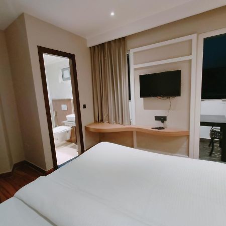 Aura Rooms Dehradun Exterior photo
