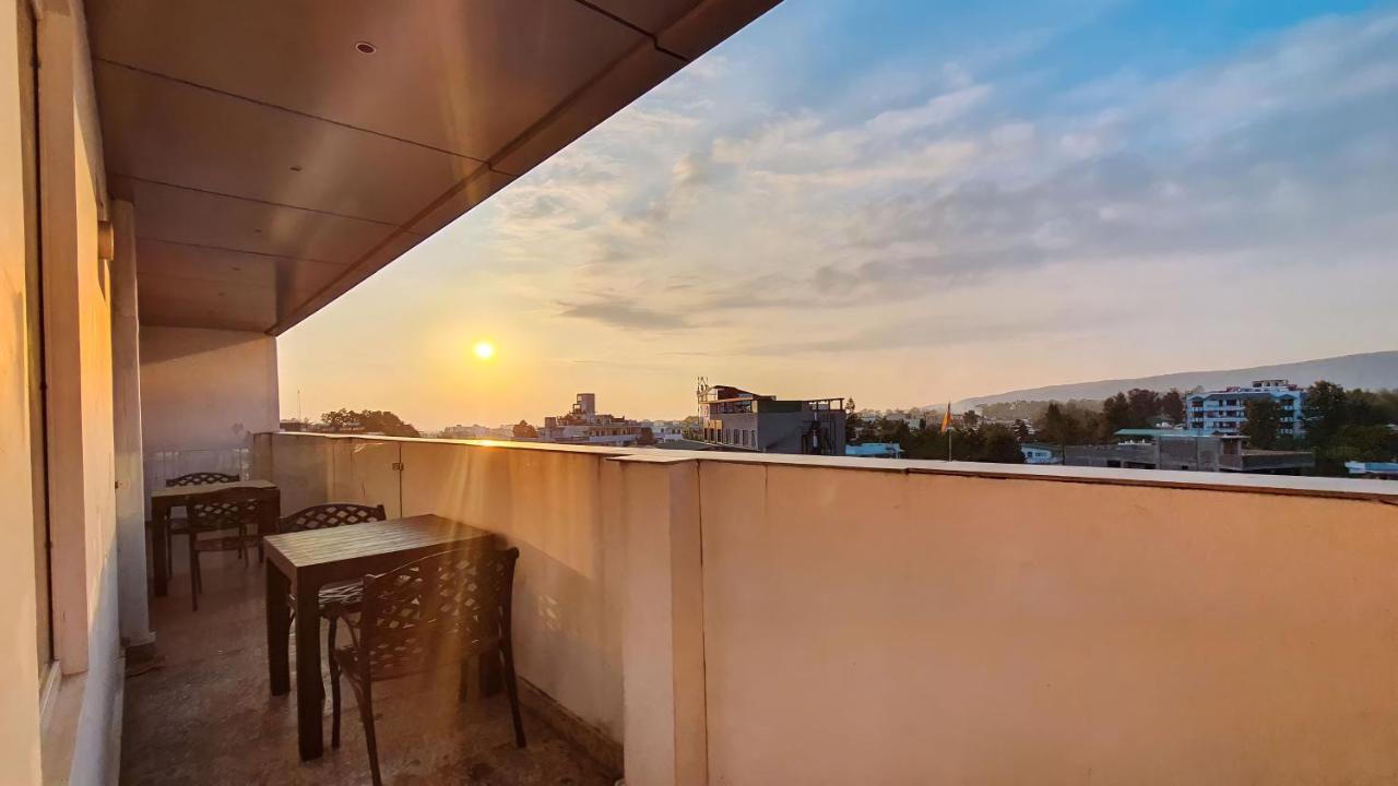 Aura Rooms Dehradun Exterior photo