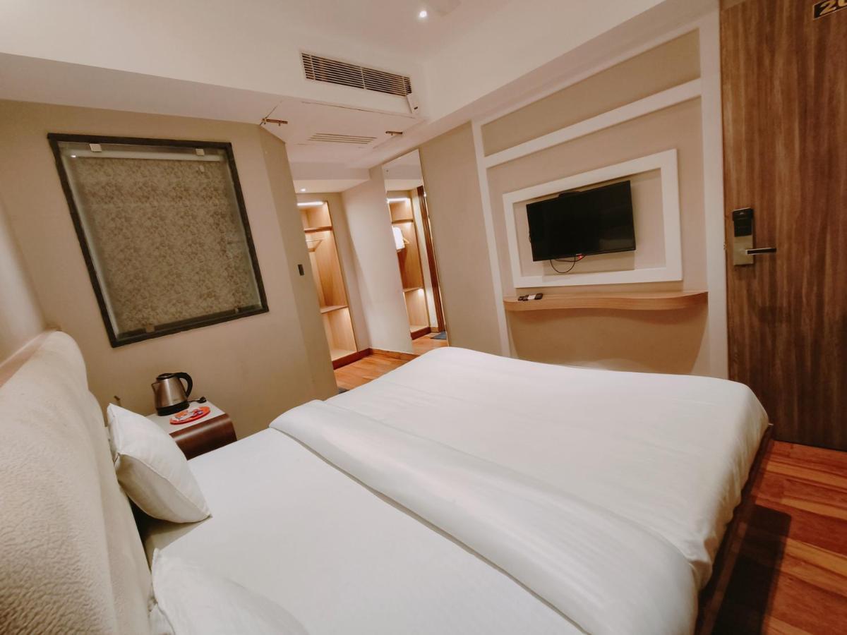 Aura Rooms Dehradun Exterior photo